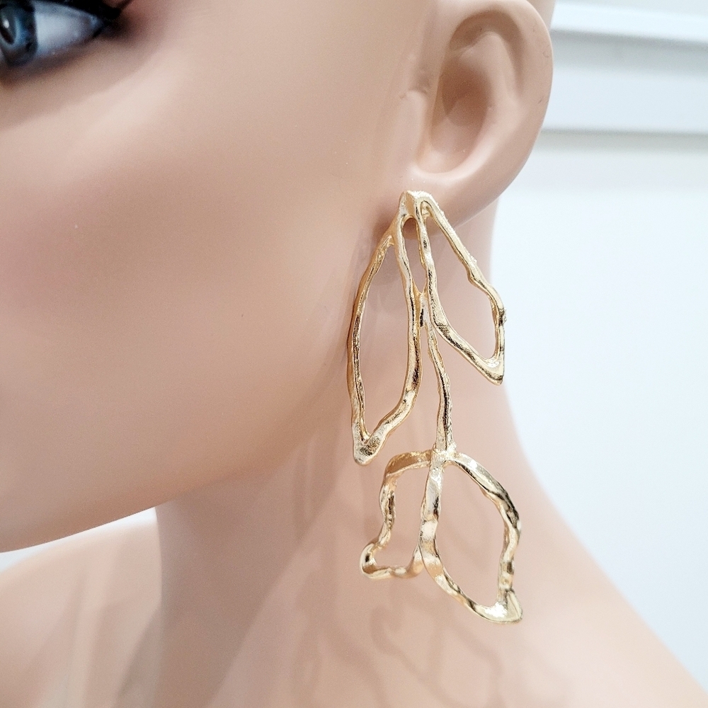 Brand New Top Fashion Gold Tone Irregular Shape Earrings